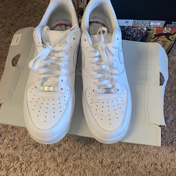 Nike Air Force 1 '07 White
Men's Shoes
Size M 13
Style CW2288-001 - Picture 2 of 5